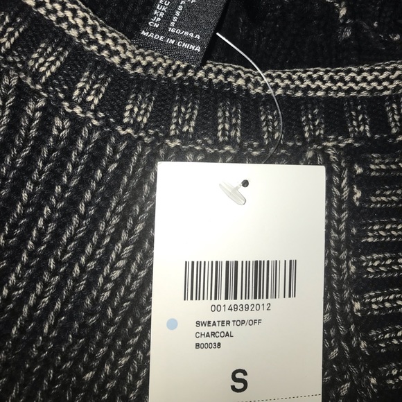 Forever21 sweater cutout shoulder crop top sz S - Picture 6 of 7